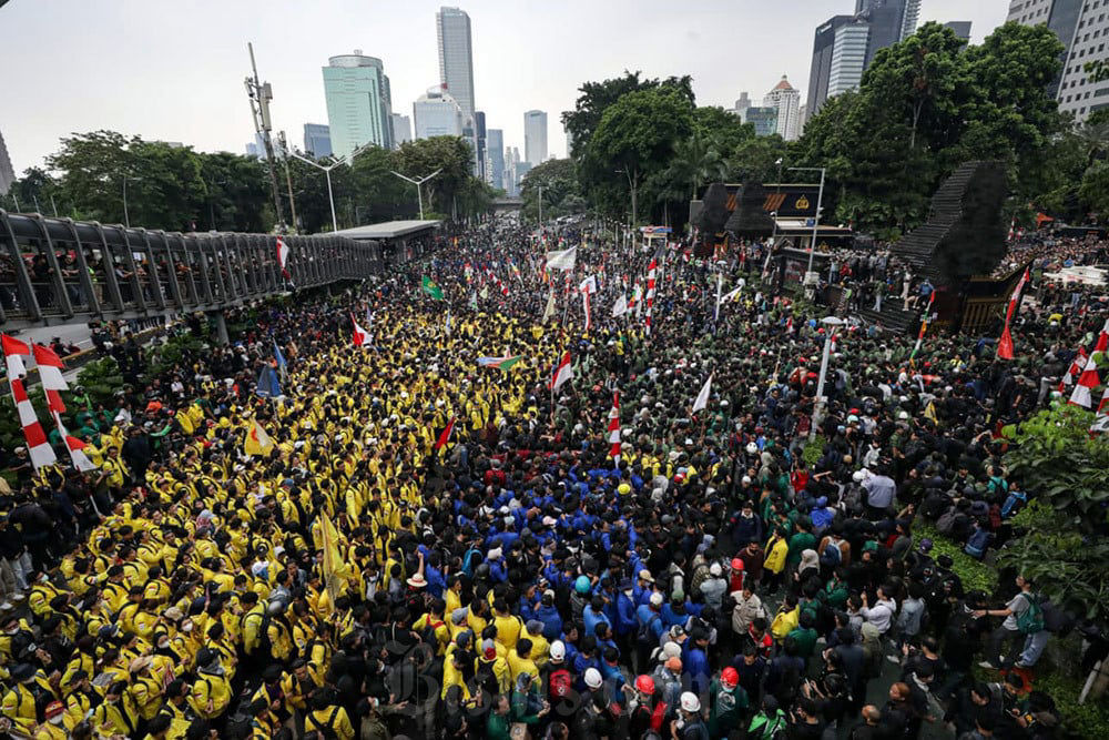 Bangkok United: Dari Panggung Dunia Pride hingga Gejolak Politik dan Ancaman Laut