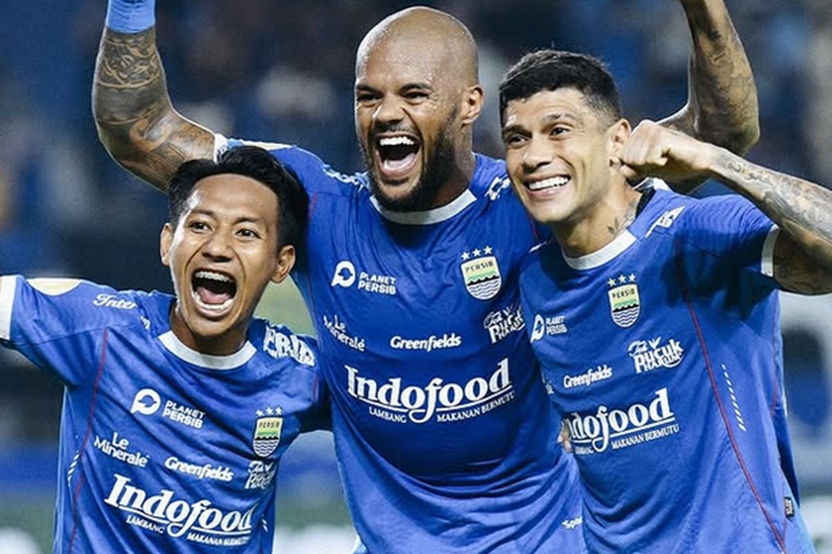 Bojan Hodak Ingatkan Pemain Persib: Lupakan Hype Sepak Bola, Fokus pada Konsistensi