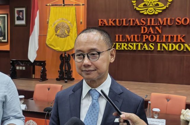 DPR Soroti Putusan MK: Peluang Reformasi Pensiun Pejabat Buka Jalan bagi Guru Honorer dan Tenaga Kesehatan