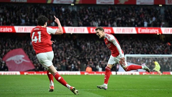 Drama Liga Inggris Memanas, Dampaknya ke Liga 1 Indonesia: Brighton Tumbang Liverpool, Kontroversi Paspor Naturalisasi, dan Pertaruhan Streaming