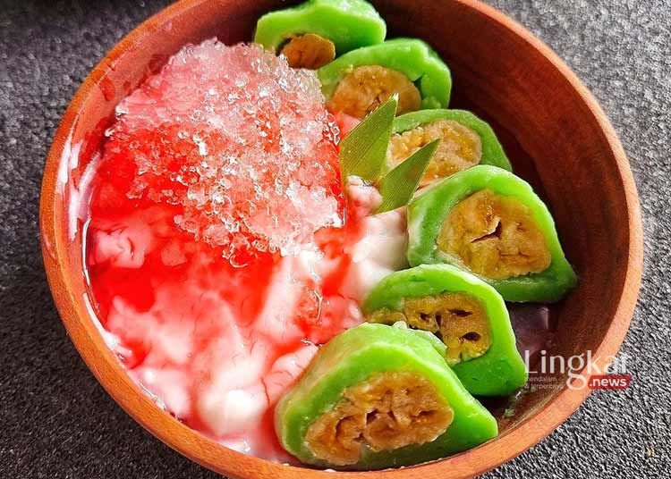 Misteri Hijau Es Pisang Ijo: Dari Kerajaan Makassar Hingga Meja Ramadan Nasional