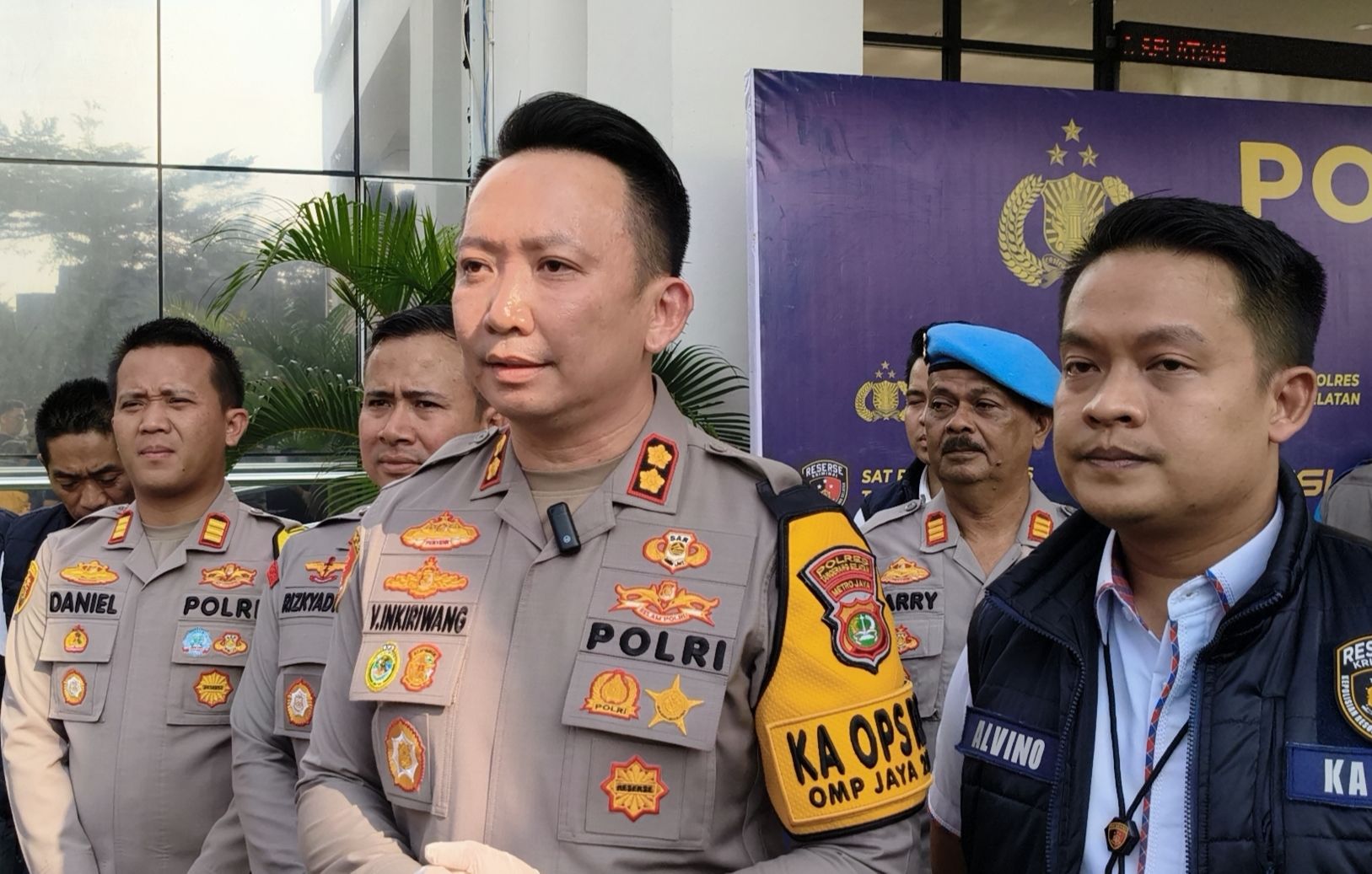 Polisi dan TNI Ungkap Identitas Berbeda Pelaku Penyiraman Air Keras Andrie Yunus, DPR Tekan Motif dan Keterlibatan Militer