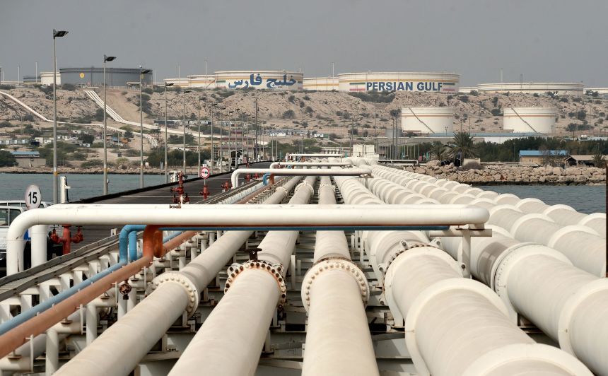 Trump Ungkap Rencana Ambisius: Merebut Pulau Kharg untuk Menguasai Minyak Iran