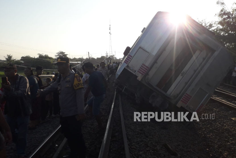 Argo Bromo Anggrek Rute Jakarta-Surabaya Tertahan Akibat Kecelakaan di Bekasi Timur