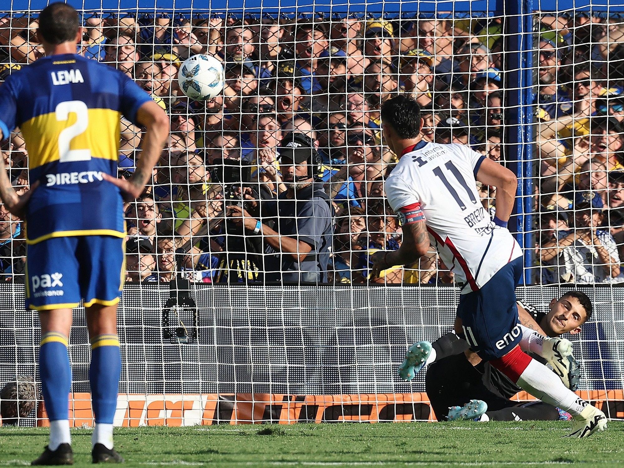 Drama 1-0 di Córdoba: Boca Juniors Tundukkan Talleres dengan Gol Adam Bareiro