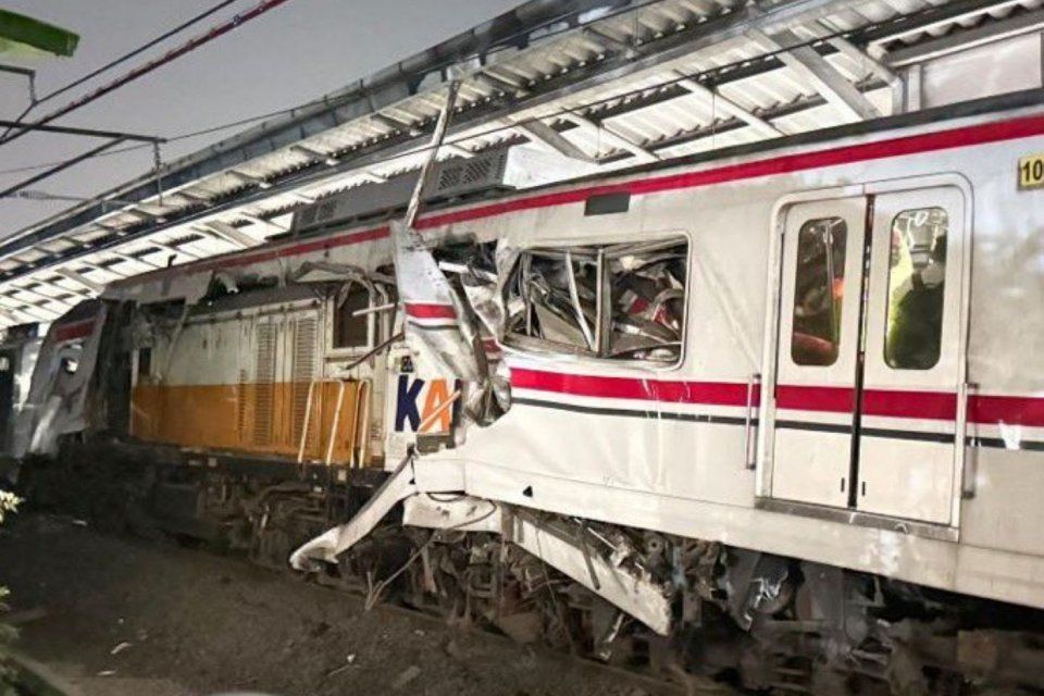 Kecelakaan Kereta Bekasi Hari Ini: Laporan Langsung dari Stasiun Bekasi Timur