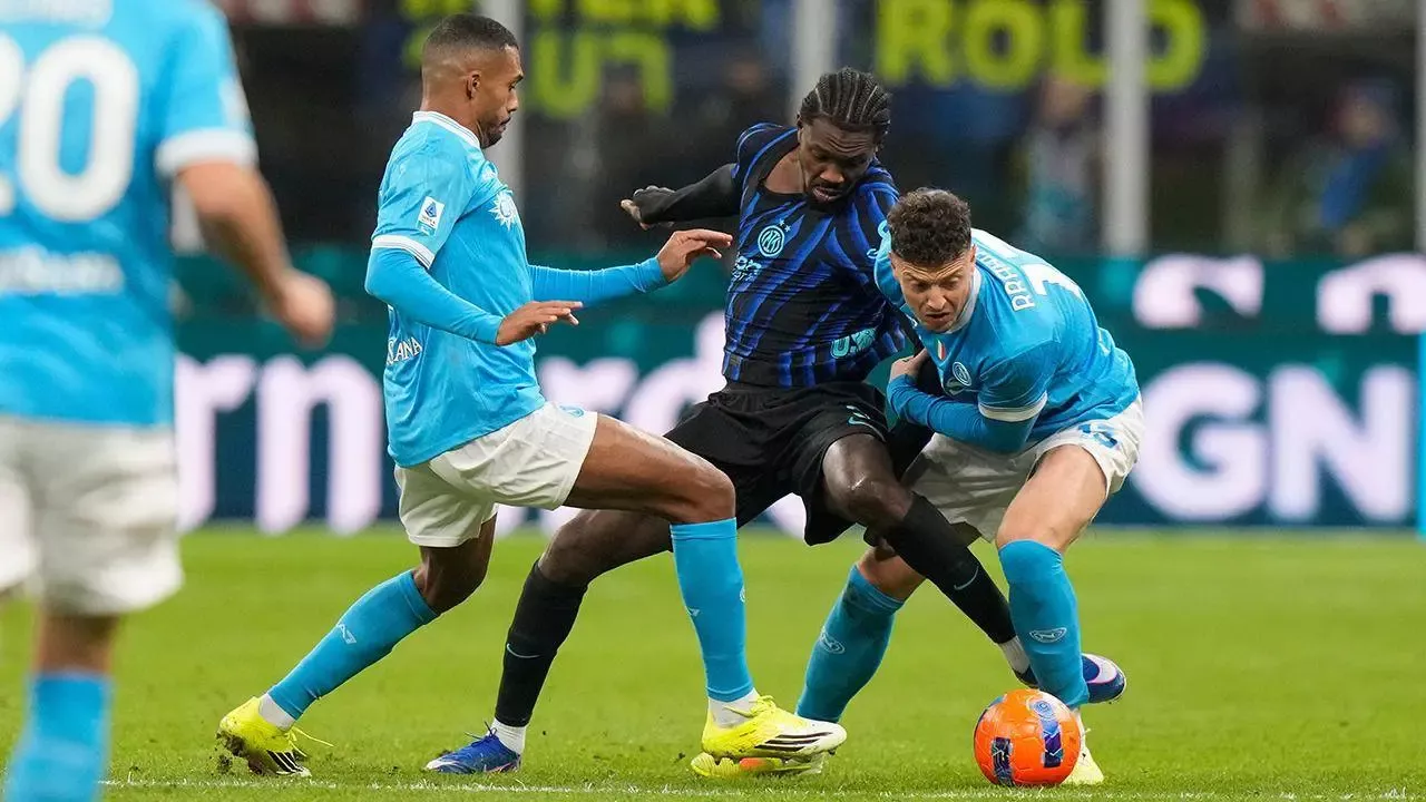 Napoli Menaklukkan AC Milan 1-0, Inter Masih Memimpin Klasemen Serie A