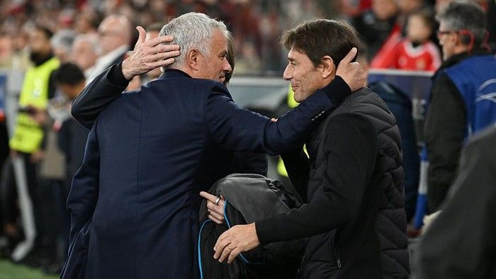 Napoli Siapkan Serangan Ganda: Transfer Bintang Benfica dan Dilema Antonio Conte