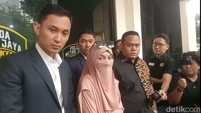 Wardatina Mawa Pakai Baju Akad di Sidang Cerai, Insanul Fahmi Balas dengan Pernyataan Mengejutkan