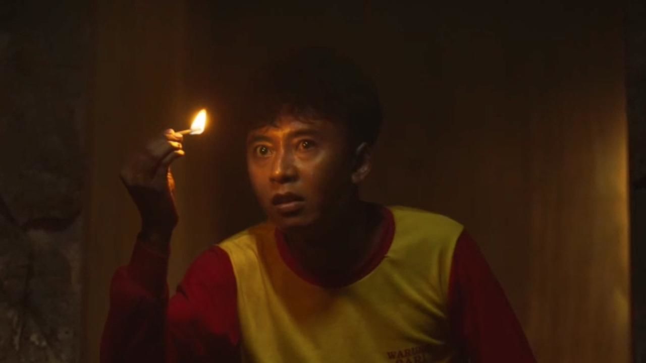 Warung Pocong: Komedi Horor yang Menguak Krisis Keuangan Generasi Sandwich