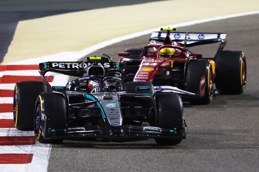 Hamilton Ajak Ferrari Kerahkan Segala Upaya Hadapi Mercedes