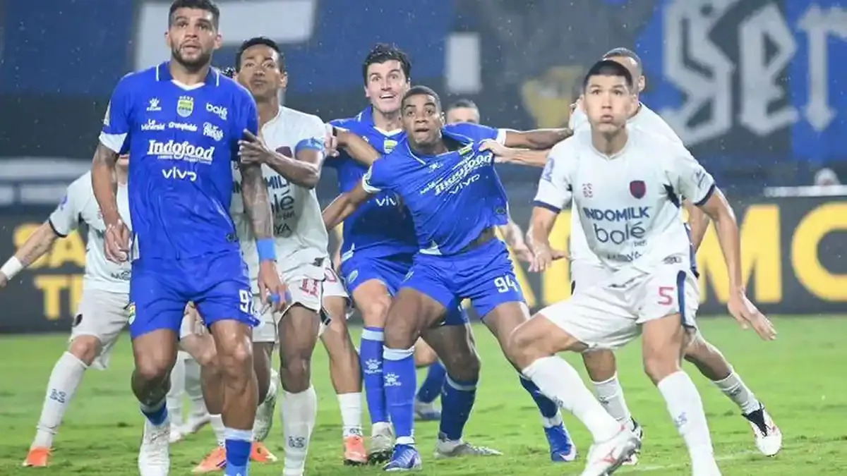 Persib dan Adam Przybek Sepakat Pisah demi Menit Bermain