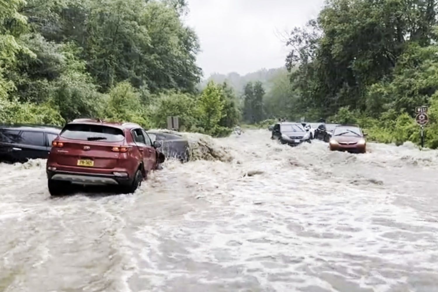 Bencana 1.000 Tahun: Flash Flooding Missouri Picu Ratusan Penyelamatan Dramatis