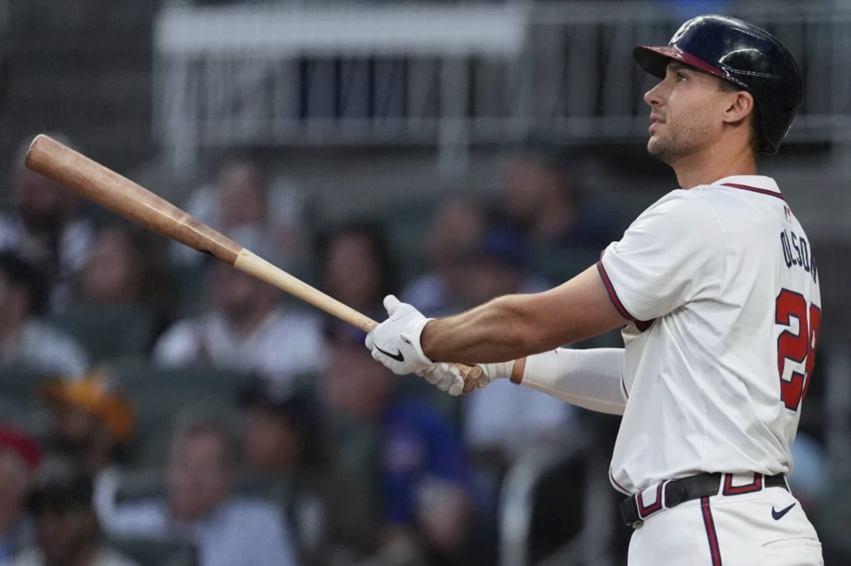 Braves Power Surge: Matt Olson Leads Atlanta in Dominant 15-1 Rout of Rangers