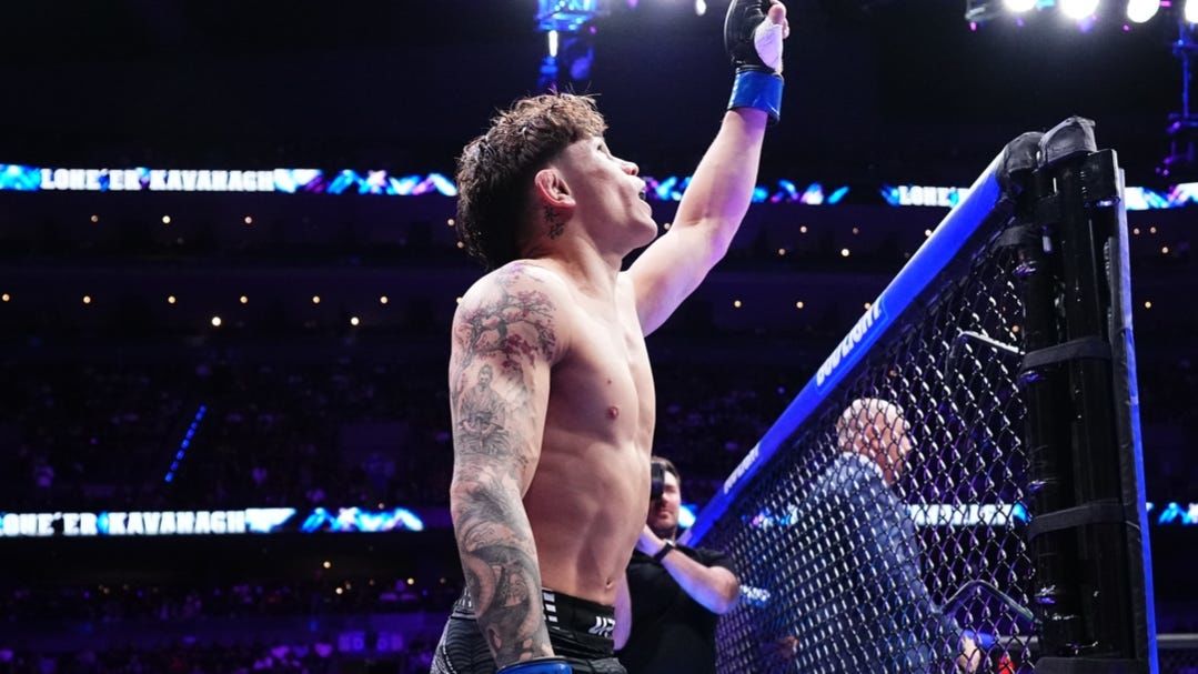 Detik-Detik Dramatis UFC 329: Royval Taklukkan Kavanagh dalam Duel Sengit Tiga Ronde!