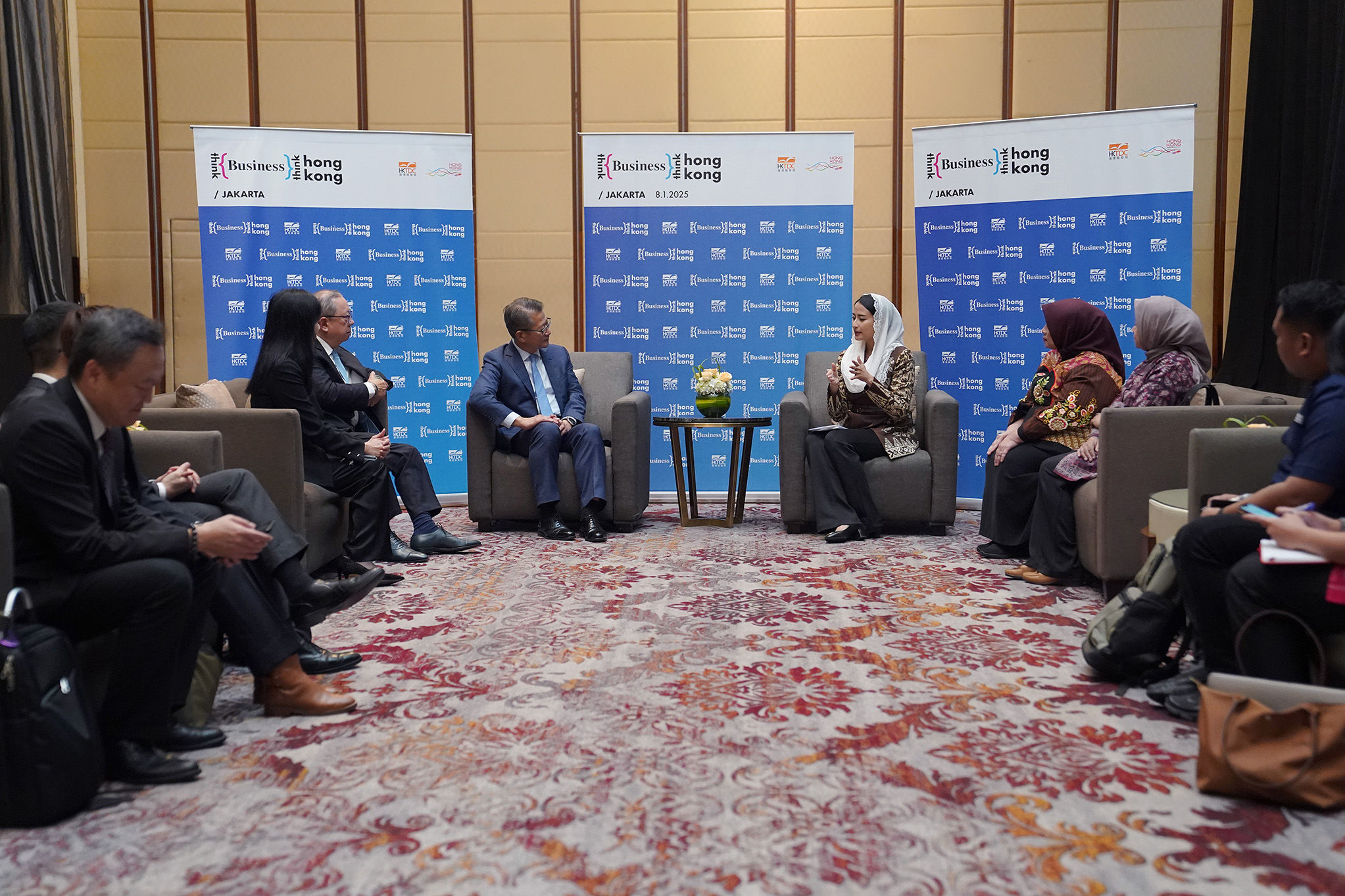 Dinamika Hong Kong: Dari Lonjakan Pasar Keuangan hingga Kontroversi Kebebasan Sipil