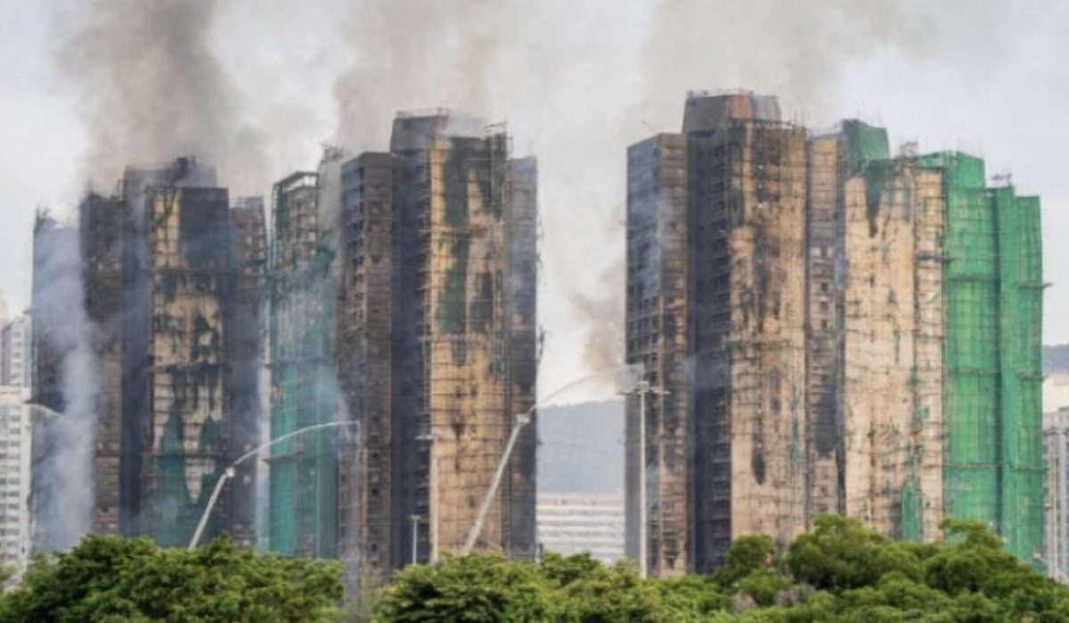 Dinamika Hong Kong: Dari Tragedi Kebakaran Memilukan hingga Perubahan Regulasi Keuangan Global