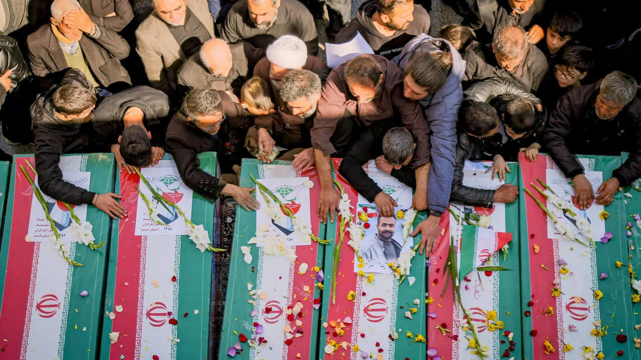 Divided Congress Fails to Restrain Executive Power Amid Escalating Conflict in Iran
