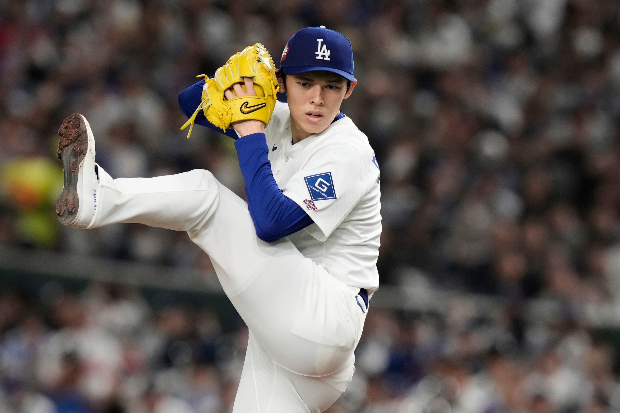 Dodgers Ace Roki Sasaki Debuts Comically Large Glove to Silence Pitch-Tipping Rumors