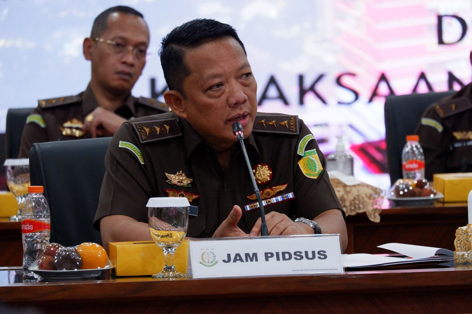 Drama Hukum Eks Jampidsus Febrie Adriansyah: Dari Pencekalan hingga Desakan Pengambilalihan Kasus