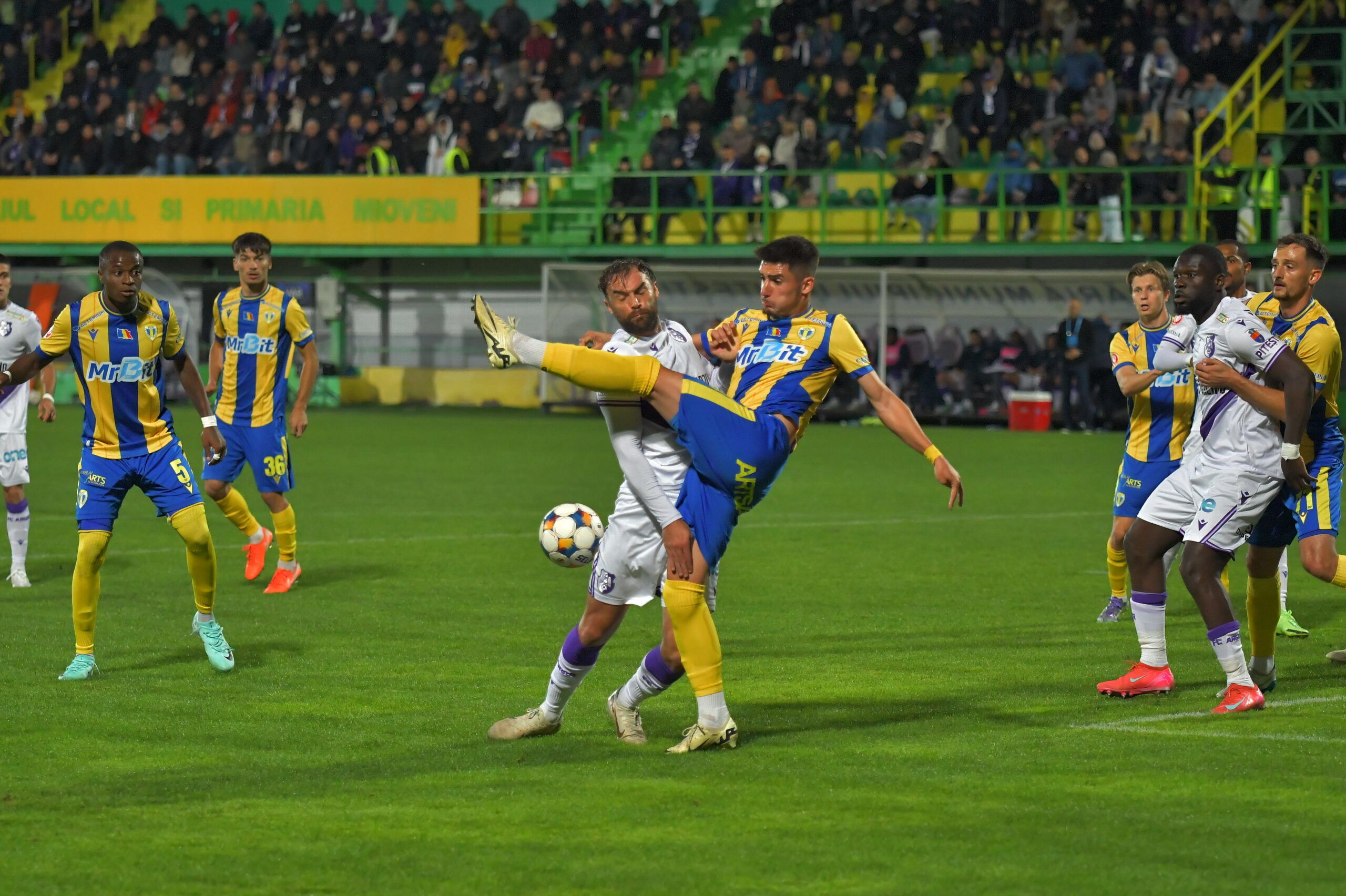 Drama Kartu Merah dan Gol Tunggal: Ketangguhan FC Arges Bungkam Petrolul Ploiesti