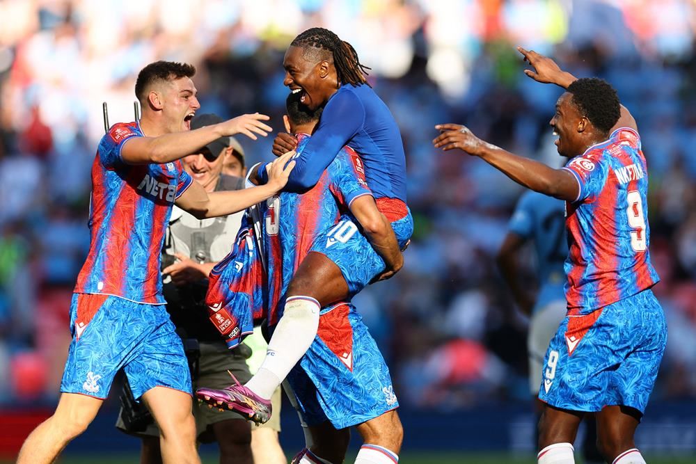 Gejolak Sepak Bola Eropa: Dari Perpanjangan Kontrak Bintang Crystal Palace hingga Panasnya Kualifikasi Liga Champions