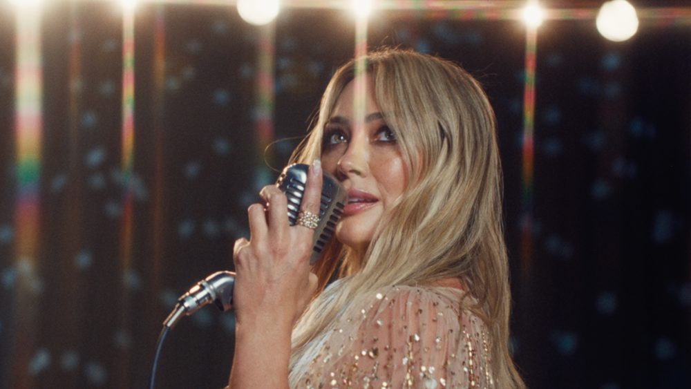 Hilary Duff’s Comeback Tour: From Fashion Critics to Concert Chaos