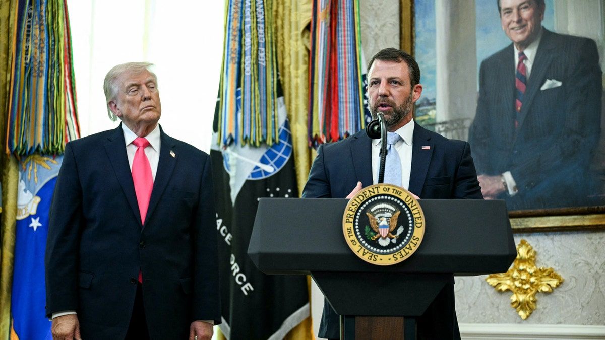 Inside the White House Chaos: Why DHS Chief Markwayne Mullin is Walking on Thin Ice