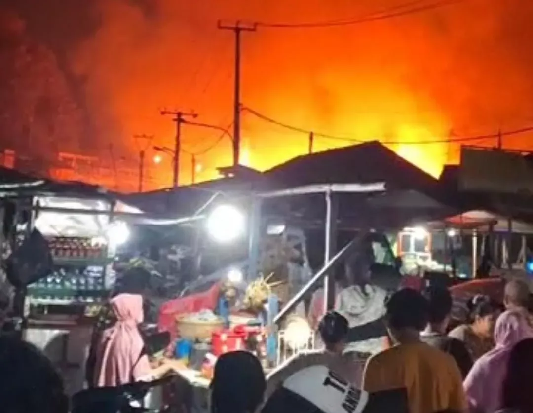 Kebakaran Hanguskan Kios di Pasar Ciputat di Tengah Lonjakan Harga Pangan Nasional