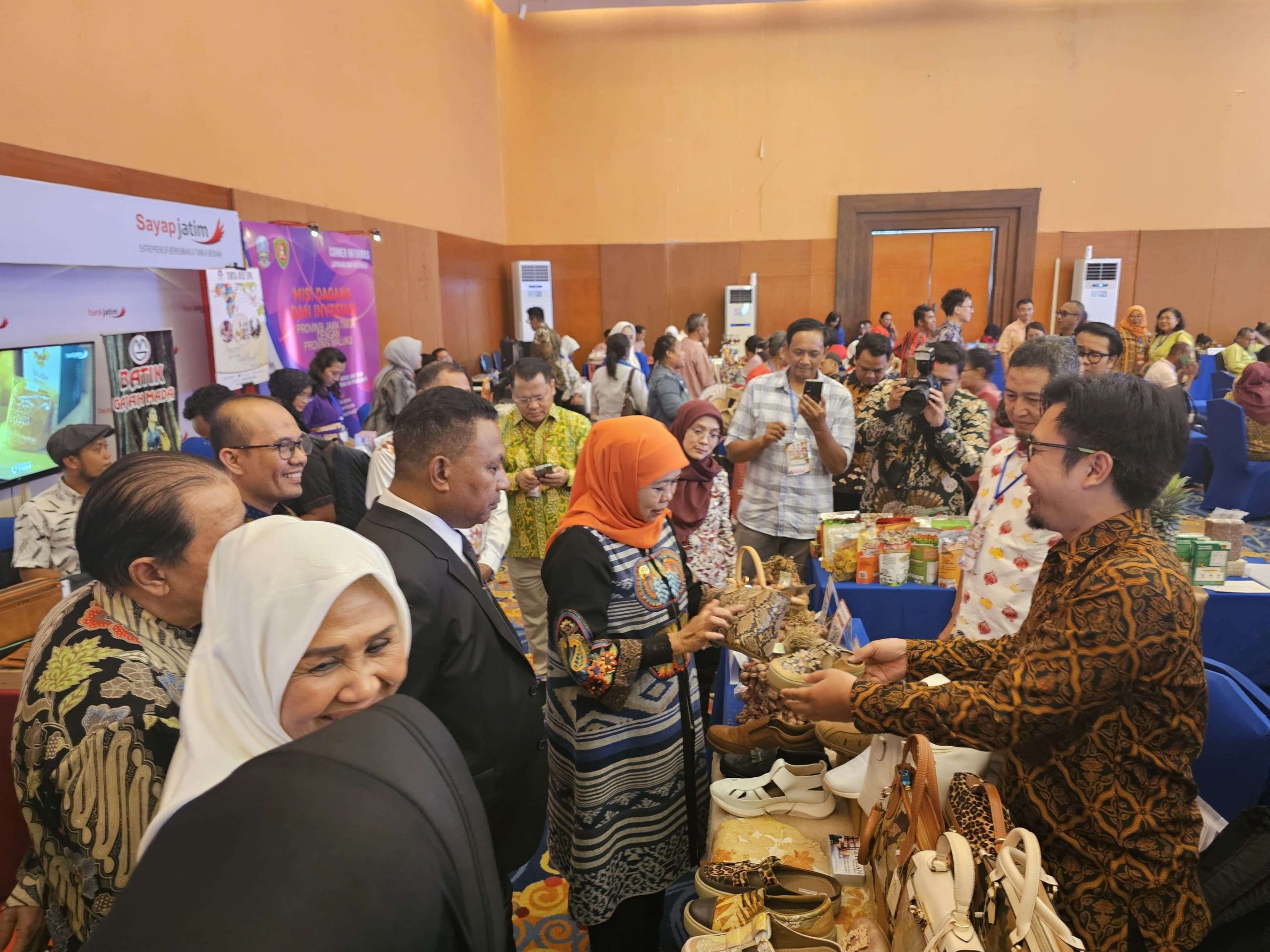 Melesat ke Panggung Dunia: Misi Gemilang Khofifah Indar Parawansa Bawa UMKM Jatim Tembus Pasar Global