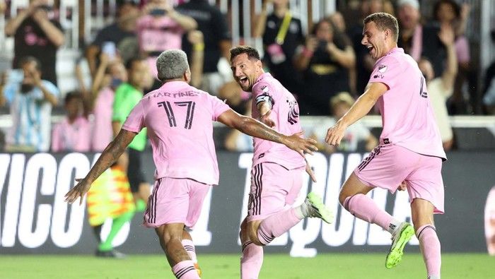 Momen Paling Ditunggu: Robert Lewandowski Resmi Jalani Debut MLS Hadapi Inter Miami