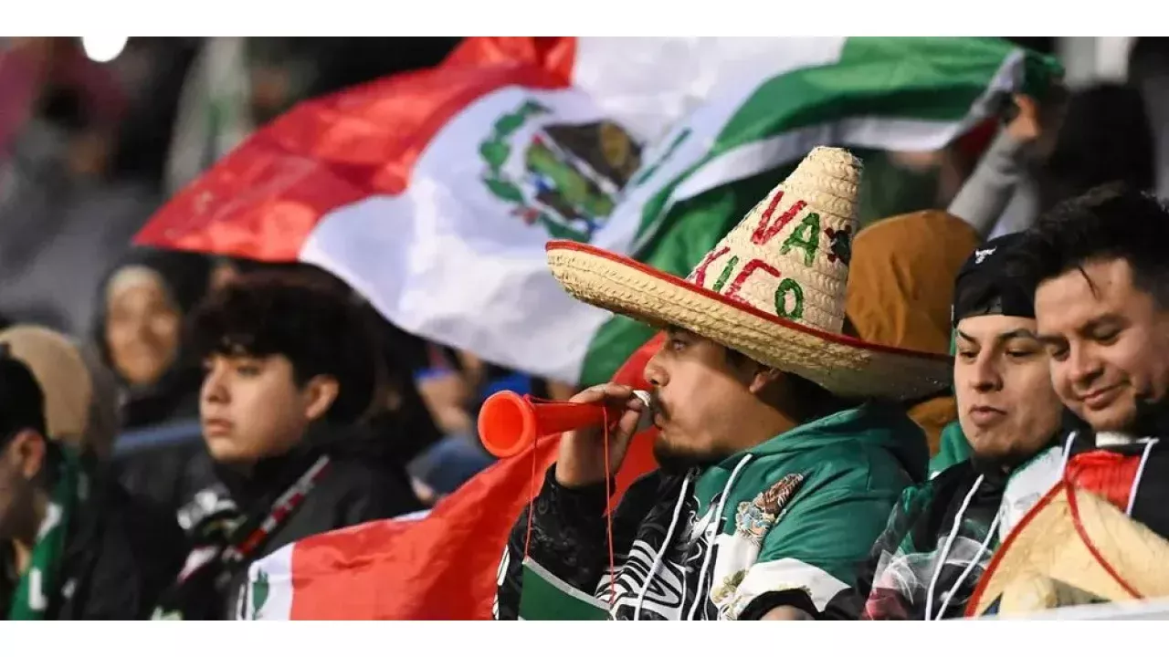Pecahkan Kutukan 40 Tahun: Meksiko Mengguncang Azteca dan Drama Kartu Merah Hincapié yang Kontroversial