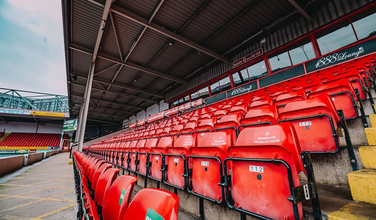 Pesta Gol di Bescot Stadium: Aksi Memukau Lini Muda Warnai Pramusim The Villans