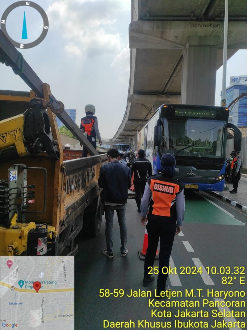 Tertangkapnya Komplotan 'Rayap Besi' di Balik Hilangnya Pagar Flyover Kampung Melayu