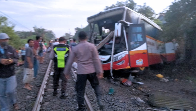 Tragedi Perlintasan Maut: Rentetan Kecelakaan Kereta Api Renggut Nyawa Warga di Semarang dan Kediri