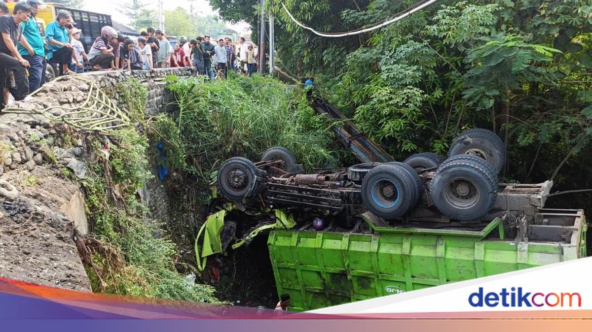 Tragedi Sibolangit: Truk Rem Blong Tewaskan 4 Orang, Detik-detik Mengerikan Terekam CCTV, Korban Terpisah