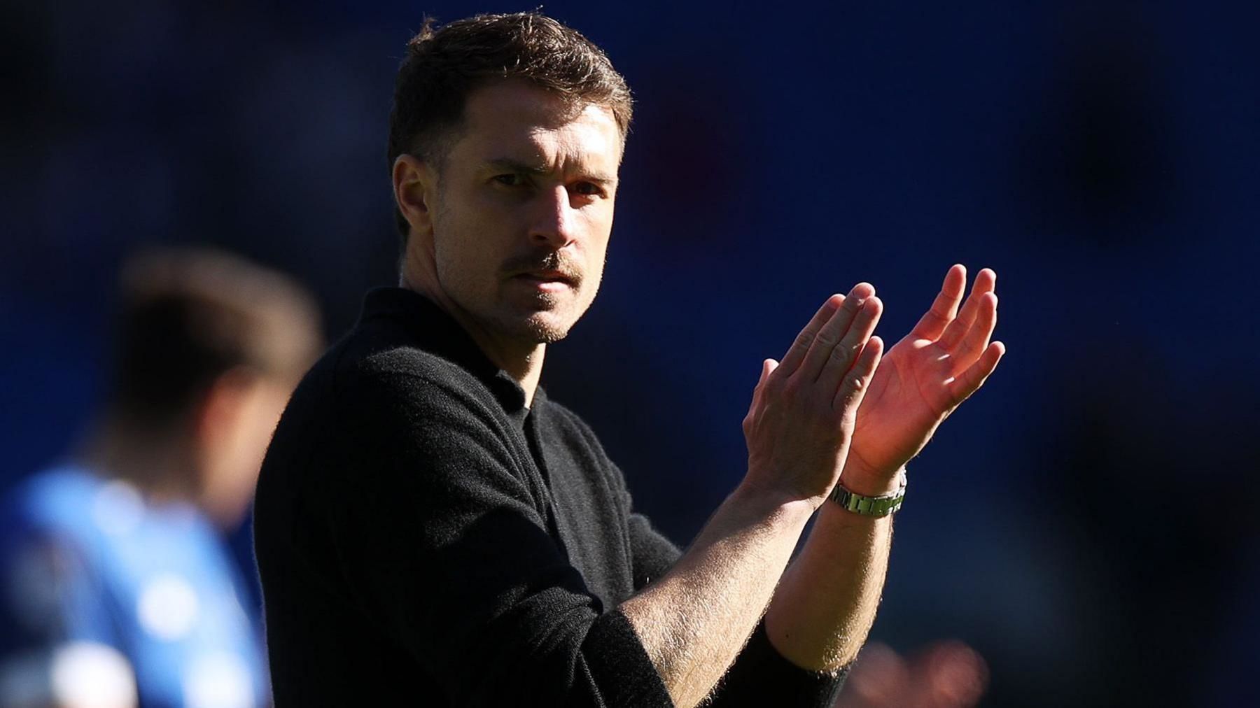 Ujian Perdana Aaron Ramsey di Oxford United: Dihantam Embargo, Tetap Setia Tatap Musim Baru