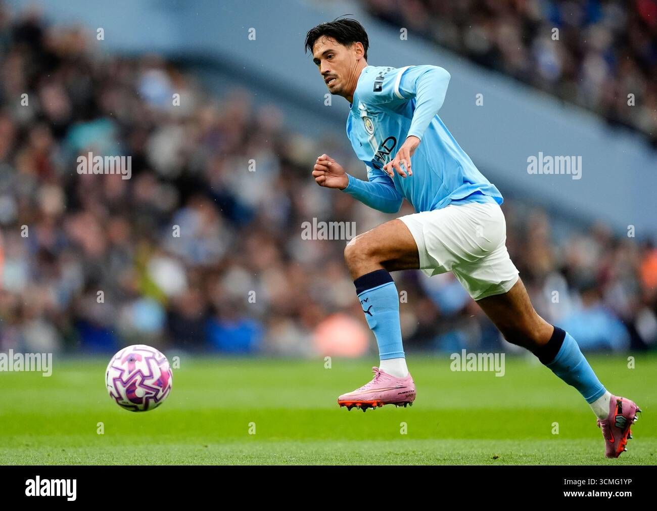 Akhir Perjalanan Singkat di Etihad: Tijjani Reijnders Resmi Pamit dari Manchester City