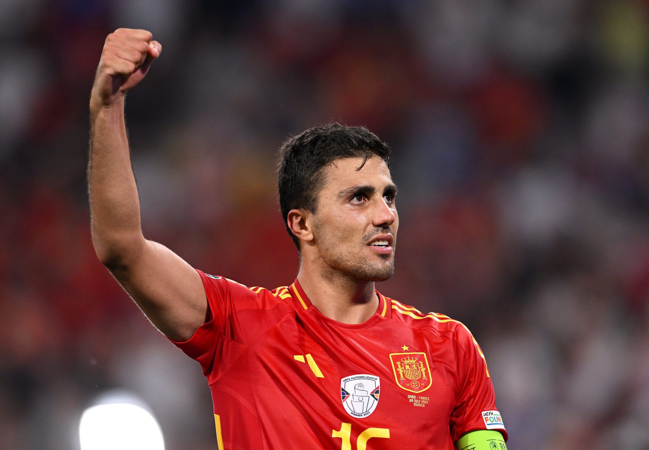 Analisis Mendalam: Mengapa Jorge Valdano Nilai Perekrutan Rodri Strategis Bagi Barcelona?