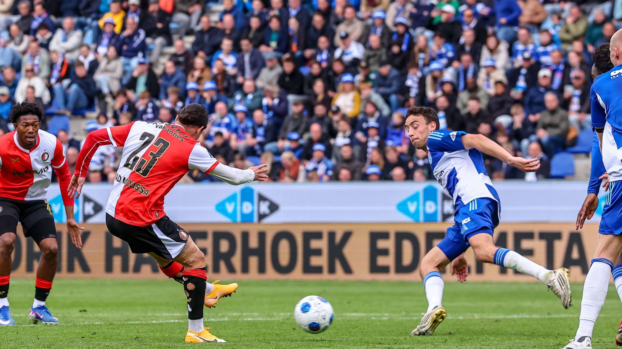 Awal Musim Eredivisie: Feyenoord Raih Kemenangan Perdana di Tengah Rumor Transfer Pemain