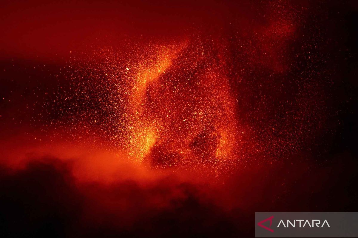 Bahaya Nyata di Balik Langit Gelap: Dari Tragedi Gunung Etna hingga Ancaman Badai di Sumatera Utara