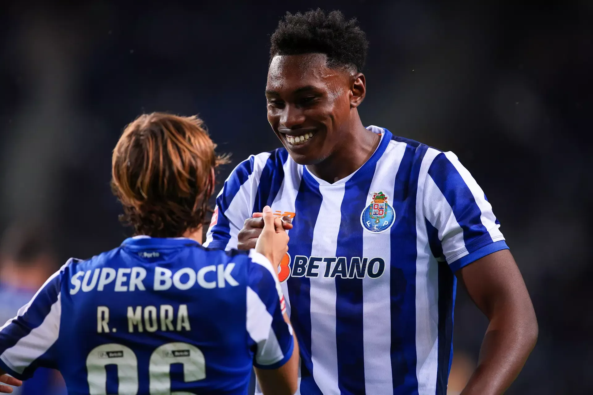 Bursa Transfer Memanas: Negosiasi Rodrigo Mora Antara AS Roma dan FC Porto Terganjal Nilai Klausul