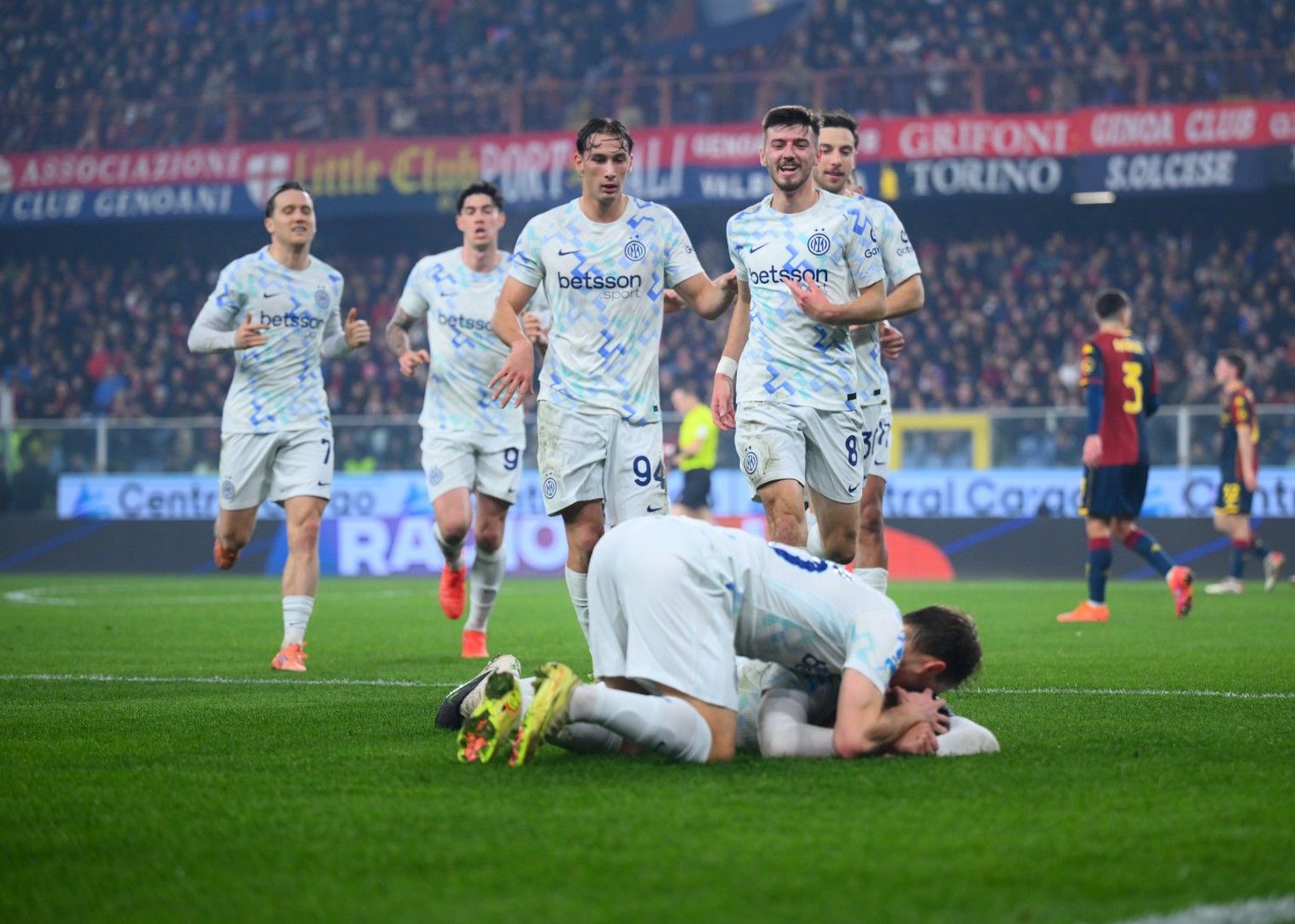 Dari Genoa ke Puncak Serie A: Langkah Besar Djed Spence Bersama Inter Milan