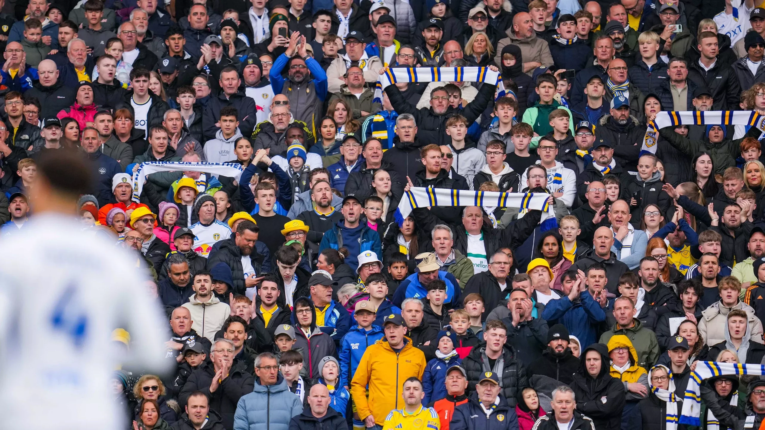 Debut Memukau James Trafford di Croke Park: Kiper Baru Leeds United Pukau Publik Dublin