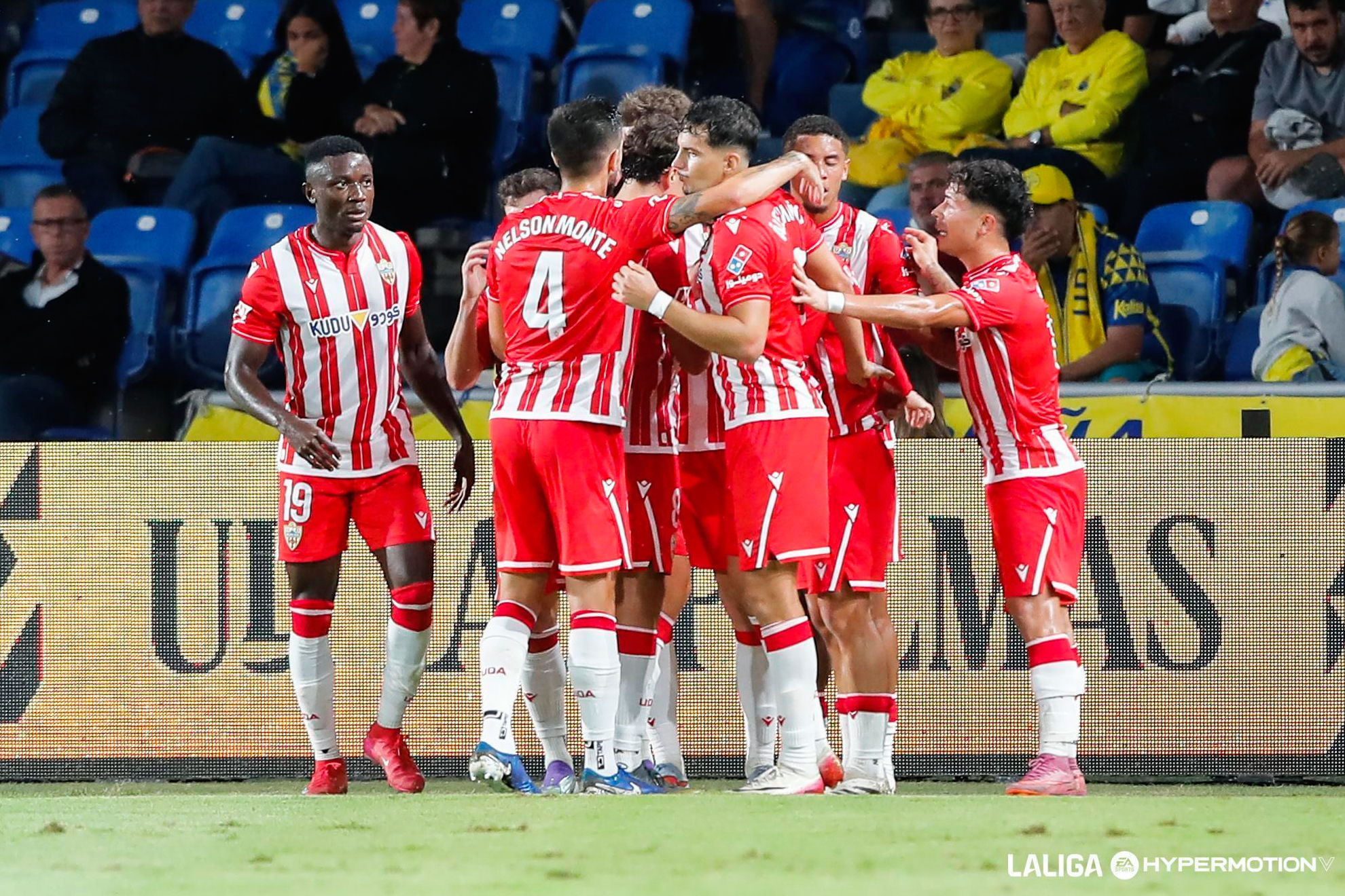 Debut Sempurna Era Baru: UD Almeria Mengamuk, Libas Eldense 3-0!