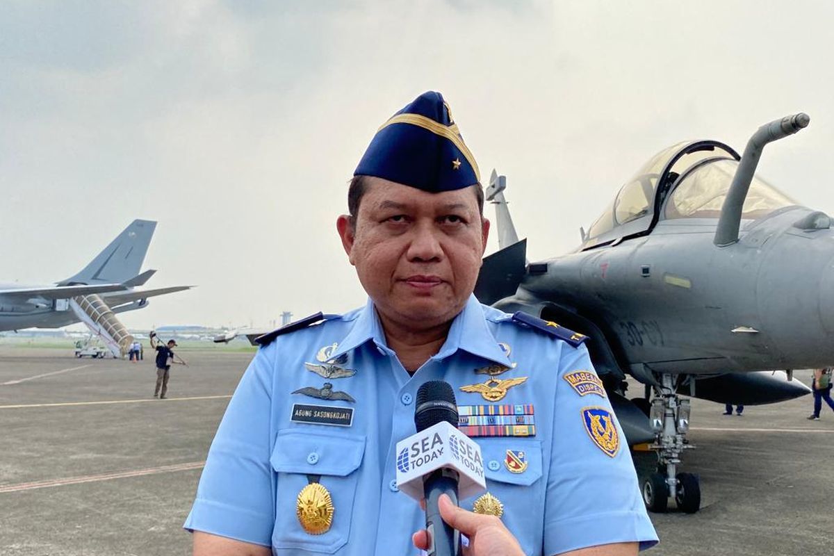 Detik-Detik Sukhoi TNI AU Tergelincir di Makassar: Kadispenau Buka Suara Soal Pesawat Tempur Sukhoi TNI AU Tergelincir di Lanud Hasanuddin | BERUT [titlebase]
