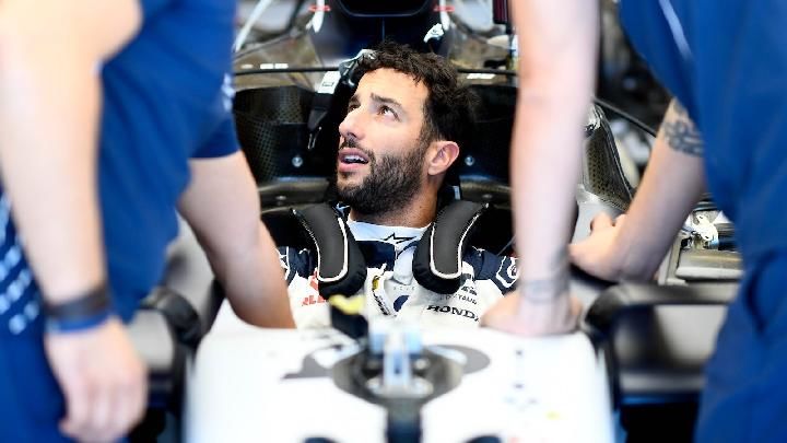 Dinamika Kursi Panas Balap Mobil: Substitusi Cedera F1 Ricciardo dan Hamilton Tergantikan