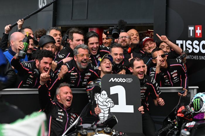 Dominasi Total di Silverstone: Mengapa Bos Aprilia Girang Usai Timnya Sapu Bersih Podium MotoGP Inggris?