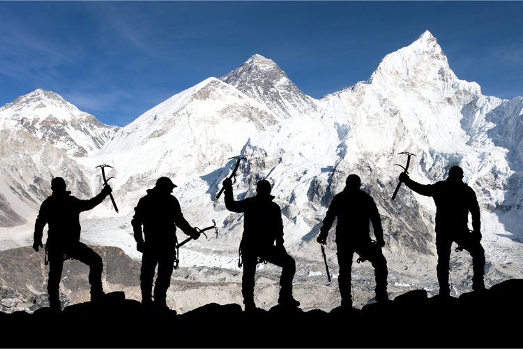 Duka dan Dinamika Nepal: Kehilangan Legenda Pendaki Hingga Tantangan Ekonomi Migrasi Pekerja