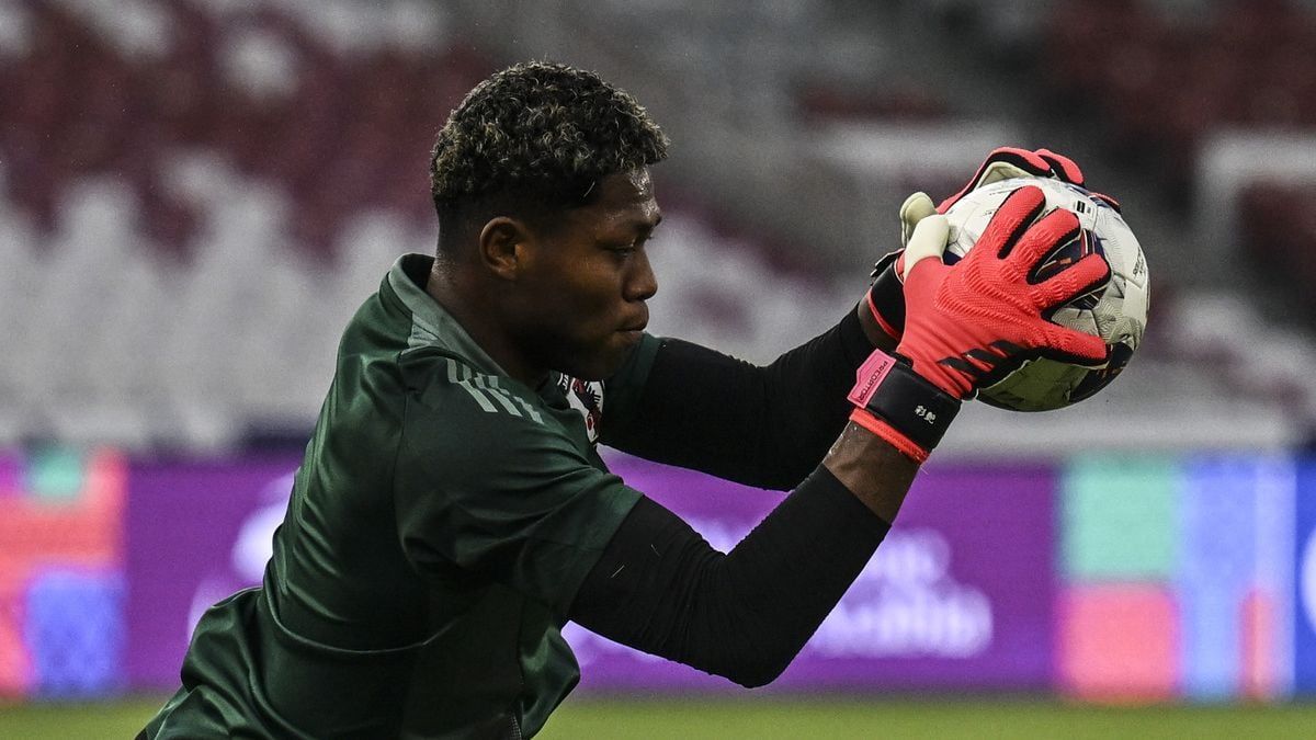 Era Baru Aston Villa: Zion Suzuki Resmi Merapat, Jadi Kiper Jepang Pertama di Premier League!